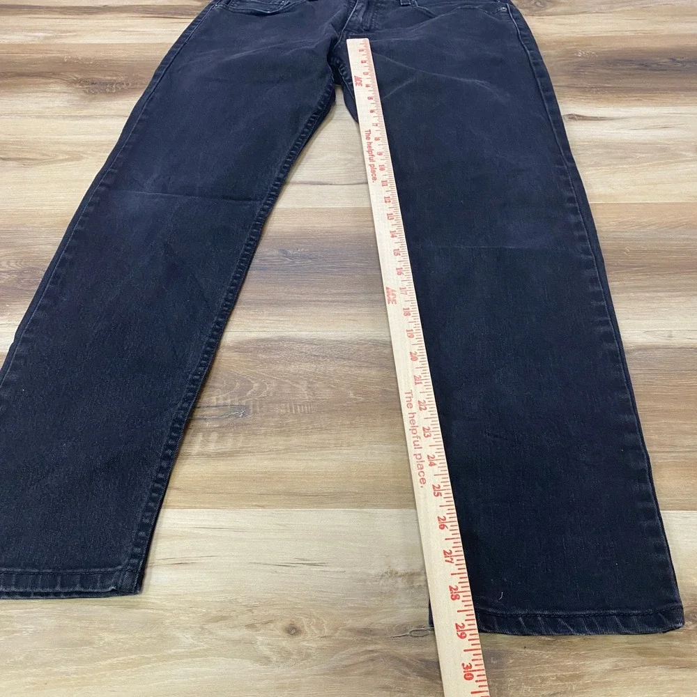 Levis tapered leg